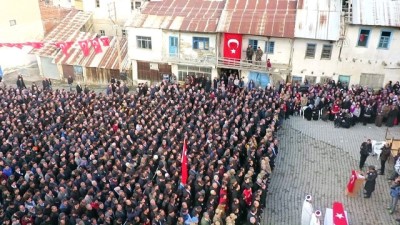 cenaze araci - Şehitlerimizi uğurluyoruz - Şehit Piyade Uzman Onbaşı Hamza Karacaoğlu'nun cenaze töreni (1) - GİRESUN Videosu
