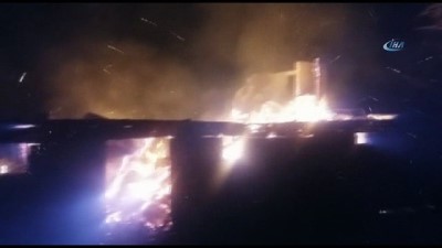 ahsap ev -  Şömineden çıkan yangın, iki katlı evi küle çevirdi  Videosu