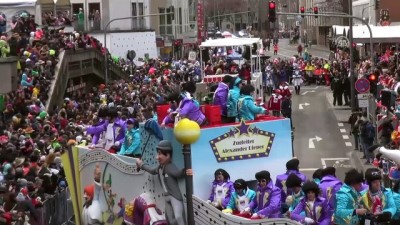 Almanya'da '5. Mevsim' karnaval geçidi - KÖLN