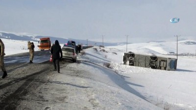  Ardahan'da yolcu otobüsü şarampole yuvarlandı: 4 yaralı 