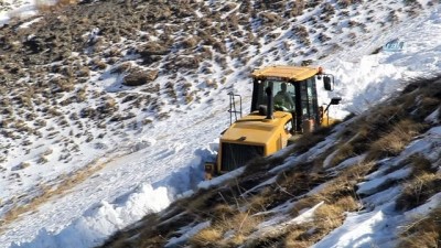  Başkale'de karla mücadele çalışması