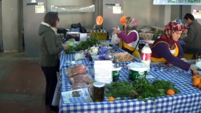 organik pazar -  Bu pazara ithal tohumdan üretilen ve ilaçlı ürünler giremiyor  Videosu