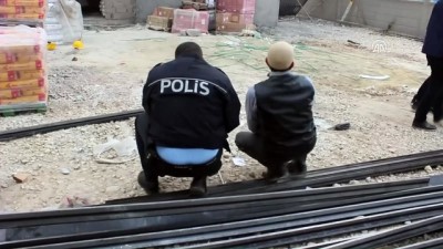 İnşaatın 12. katından ağabeyinin üzerine düştü - ADANA 