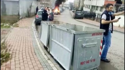  Seyir halinde motor kısmı tutuşan otomobil alev alev yandı