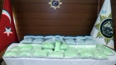  Şüphe üzerine durdurulan otomobilden 61 kilo uyuşturucu hap çıktı: 3 gözaltı 
