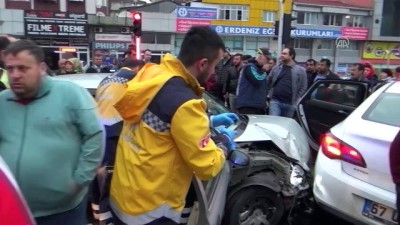 korkuluk - Trafik kazası: 4 yaralı - ZONGULDAK Videosu