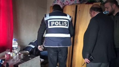 alkol satisi -  Aksaray'da 84 şişe sahte içkiyle yakalandı “içiciyim” diye kendini savundu  Videosu