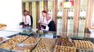 sabah ezani - 'Antep kahkesi'nin 71 yıllık lezzet ustası - GAZİANTEP  Videosu