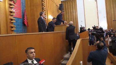 grup toplantisi - Kılıçdaroğlu: '21. yüzyılda gazetecilerin eline kelepçe vurmak insanlık ayıbıdır' - TBMM Videosu