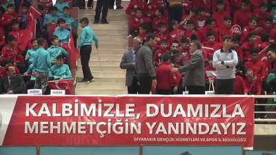 dunya sampiyonu - Okul sporları ödül töreni - Diyarbakır Valisi Güzeloğlu - DİYARBAKIR Videosu