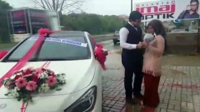 luks otomobil -  10 aylık eşe 200 bin TL'lik Sevgililer Günü hediyesi Videosu