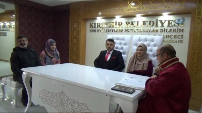 nikah salonu -  14 Şubat için Kırşehir'de 11 çift nikah masasına oturdu  Videosu