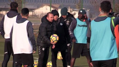 yildiz futbolcu - Atiker Konyaspor Teknik Direktörü Özdilek: 'Bu oyuncularla daha çok gol atacağız' - KONYA  Videosu