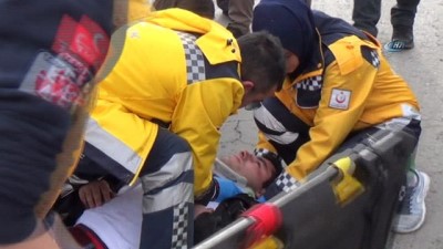 avcilik -  Otomobile çarpan motoisklet sürücüsü yaralandı  Videosu