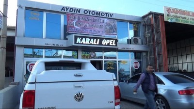 uzunlu -  Yedek parçacıdan Afrin şehidini icraya veren avukata pankartlı tepki  Videosu