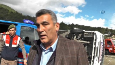 yolcu midibusu -  Yolcu midibüsü devrildi: 10 yaralı  Videosu