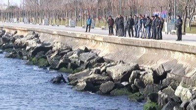 deniz polisi -  Bakırköy’de denizden erkek cesedi çıktı  Videosu