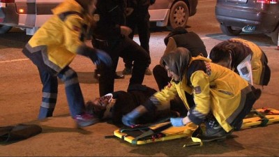 belediye otobusu -  Otomobil belediye otobüsüne arkadan çarptı: 2 yaralı  Videosu