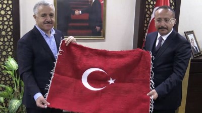 sehadet - Bakan Arslan: 'Bataklık her neredeyse orada bataklığı kurutmak lazım' - SİİRT Videosu