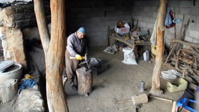 demircilik -  Sınırda 50 yıldır demir dövüp ekmeğini çıkartıyor  Videosu