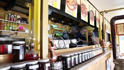 tir dorsesi - Tıra yapılan restorana Karadeniz usulü yer çözümü - TRABZON  Videosu
