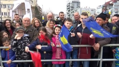 ozel birlik -  - Kosovalıların göğsünü kabartan resmi geçit Videosu