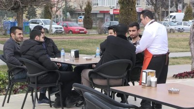 'Down kafe'de hem çalışıyorlar hem sosyalleşiyorlar - GAZİANTEP 