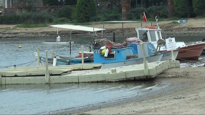 gumbet -  Deniz çekildi balıkçı tekneleri karaya oturdu  Videosu