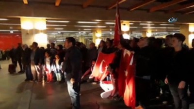 istiklal -  Denizli'de askerler İstiklal Marşı okunarak uğurlanıyor  Videosu