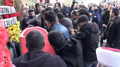 cenaze namazi - Reyhanlı'ya düzenlenen roketli saldırıda hayatını kaybeden Rıfat Sinirli'nin cenazesi - HATAY Videosu