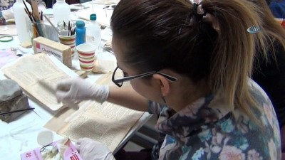 kullar -  Yıpranmış yazılı eserler için 'Kitap Doktoru' dönemi  Videosu