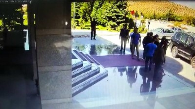 general - Aksakallı'nın, şehit Ömer Halisdemir'i alnından öptüğü görüntüler - ANKARA  Videosu