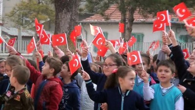 sinir otesi -  Minik eller Mehmetçik için semaya kalktı Videosu