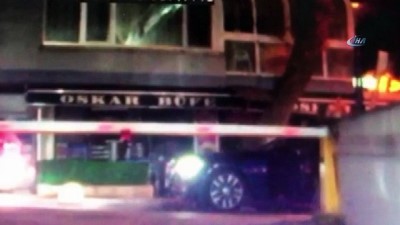 silahli kavga -  Şişli'de gece kulübü önünde yaşanan silahlı kavga kamerada  Videosu