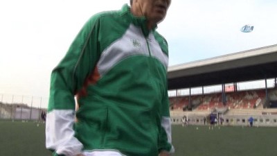 yesil sahalar - 69 yaşındaki Şerif Kunt, Karaçay Gençlik Spor Kulübü’ne transfer oldu Videosu