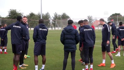 teknik direktor - 'Antalyaspor batmaz, Antalya halkı buna izin vermez'  Videosu