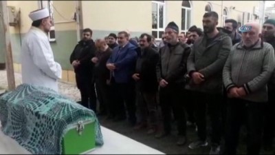 bobrek yetmezligi -  Böbrek yetmezliği çeken 2 buçuk aylık minik Hafsa Nur'un cenazesini babası taşıdı Videosu