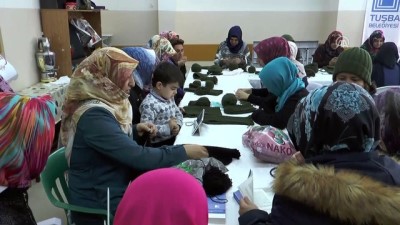 teroristler - Vanlı kadınlardan Mehmetçik'e ilmek ilmek destek  Videosu