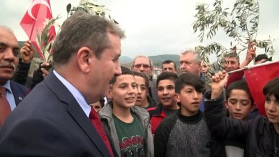 kaymakamlik - Destici, zeytin dalları ve Türk bayraklarıyla yol kenarında bekleyen çocuklarla buluştu - HATAY Videosu