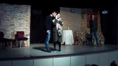 tiyatro oyunu -  Hizan'da 'Sahte Cennet' adlı tiyatro oyunu sahnelendi Videosu