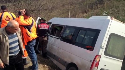 direksiyon - Minibüs devrildi: 9 yaralı- ZONGULDAK Videosu