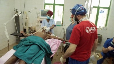 bobrek tasi -  - Etiyopya'da Türk Doktorlar Bir İlki Başardı
- Etiyopya'nın Afar Bölgesinde İlk Defa Böbrek Taşı Ameliyatı Zor Şartlar Altında Türk Doktorlar Tarafından Gerçekleştirildi  Videosu