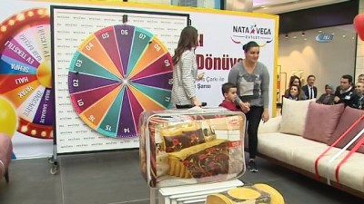 cekilis -  Başkentliler şans çarkı ile eğlendi Videosu