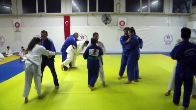 milli sporcu - Emektar judocular çocukları için minderde - MANİSA  Videosu