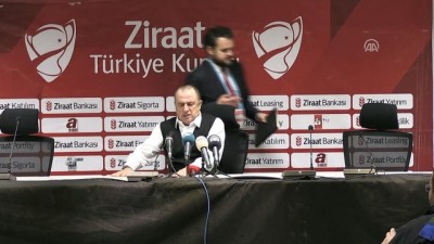 Galatasaray Teknik Direktörü Terim: 'Belki oyun keyifli değil ama skor keyifli, bir avantaj' - MANİSA 