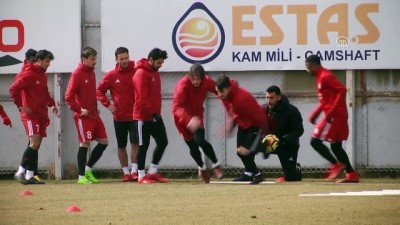 teknik direktor - Sivasspor'da gözler Antalyaspor maçına çevrildi - SİVAS Videosu