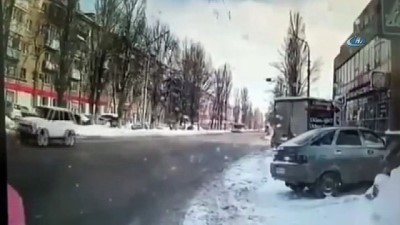 yasli kadin -  - Yaşlı Kadın Metrelerce Öteye Savruldu  Videosu