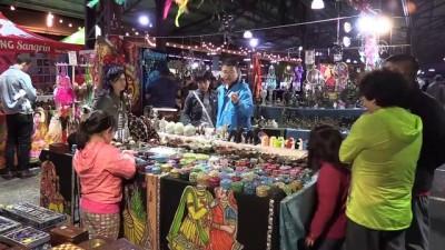 hediyelik esya - ‘‘Gece Pazarı’’ turistlerin ilgi odağı - MELBOURNE  Videosu
