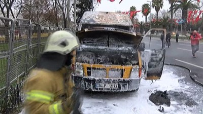 argo -  Vatan Caddesi’nde yanan PTT aracı trafiği durdurdu  Videosu