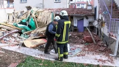 gaz sikismasi -  Doğalgaz patlaması sonucu göçen evin altında kalan anne ve çocuğu ağır yaralandı  Videosu